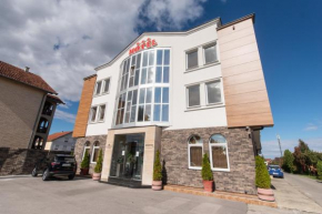 Hotel Stari Krovovi